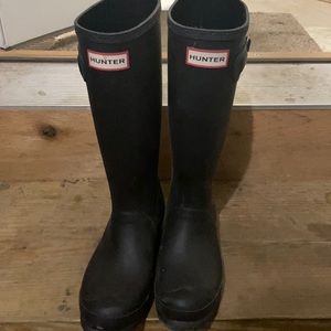 hunter tall rain boots!! MOVING SALE !!